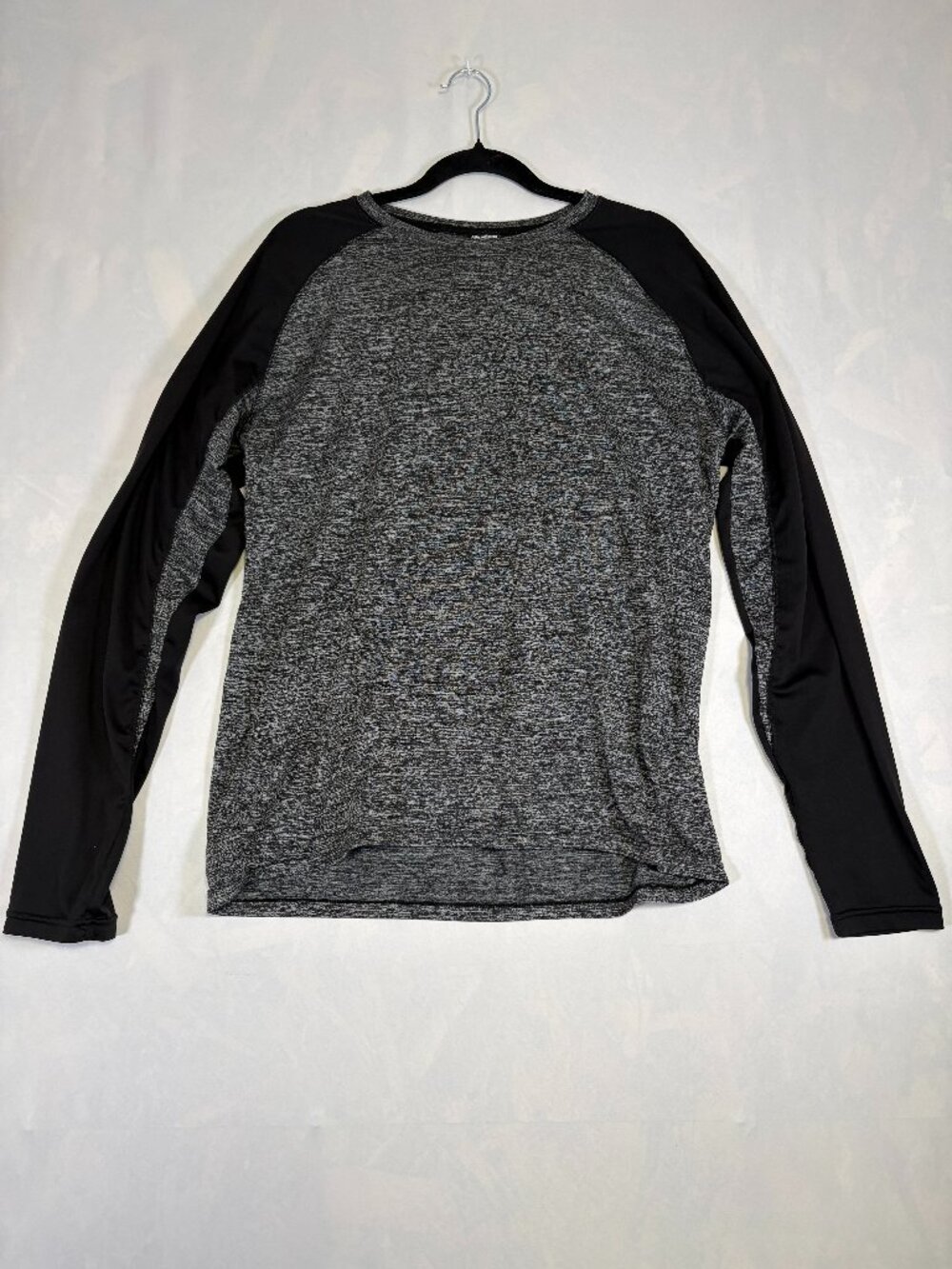 Rawlings Men’s XL Black Gray Long Sleeve Performance Athletic Shirt